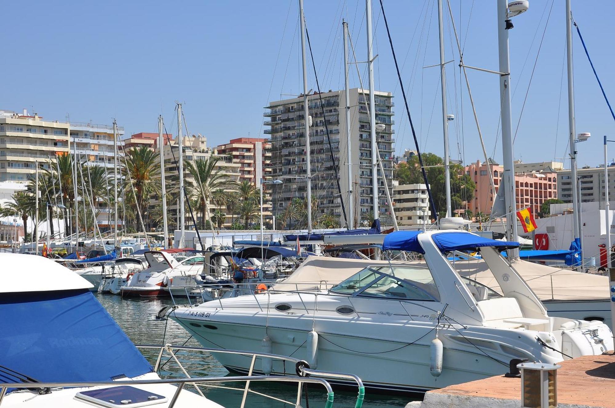 Apartment In First Line Apto 8-3 *
